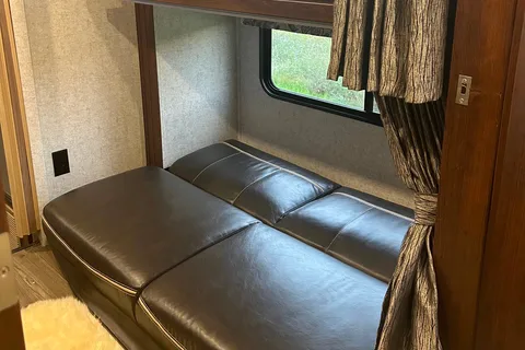 "Neverland" A family Friendly Bunkhouse!