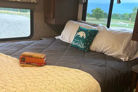 "Neverland" A family Friendly Bunkhouse!