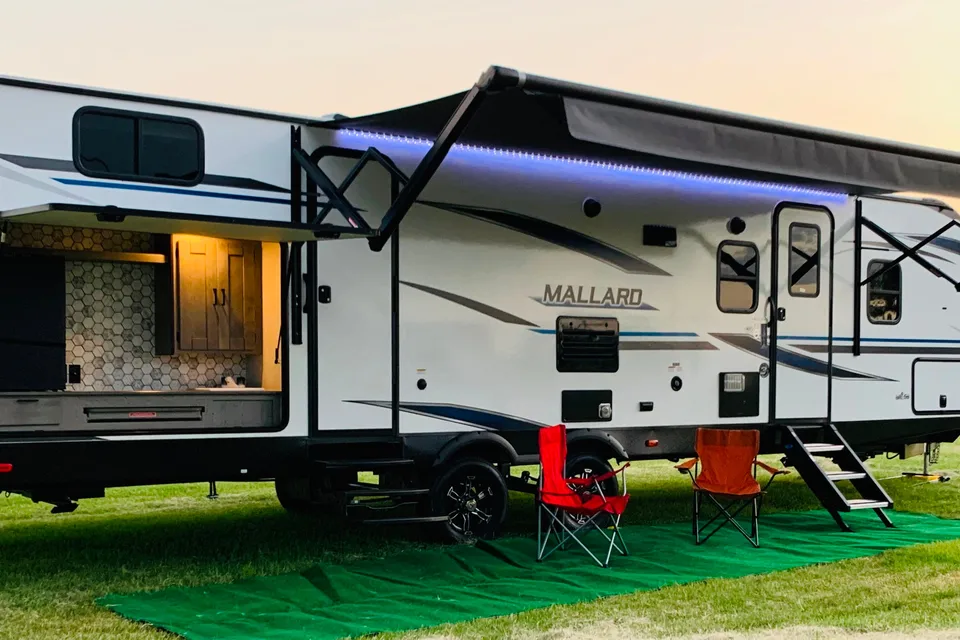 2021 Mallard M32 Travel Trailer