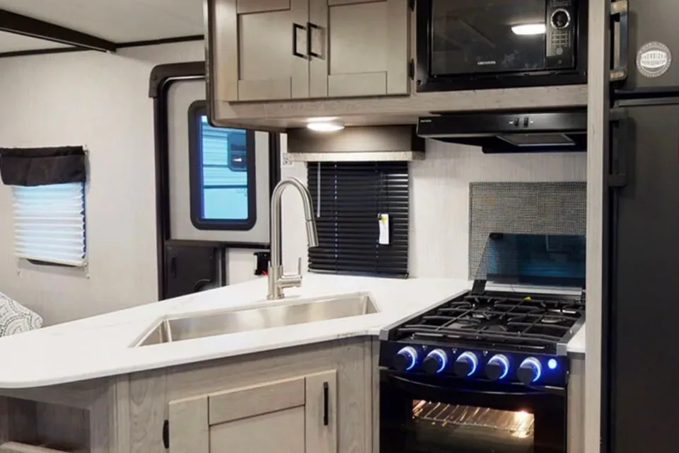 2021 Mallard M32 Travel Trailer