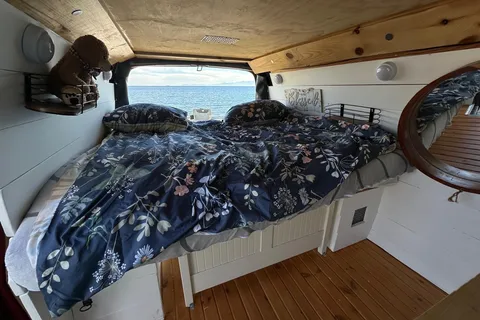 Daisys Adventure Van