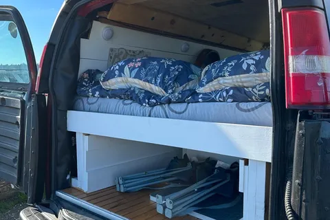Daisys Adventure Van