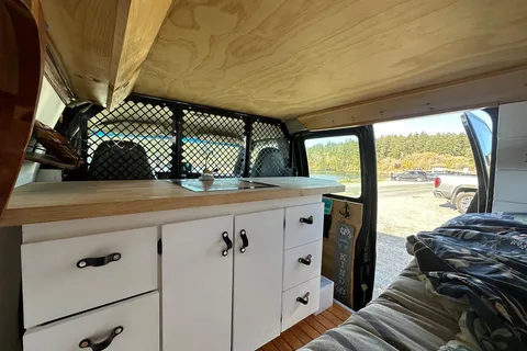 Daisys Adventure Van