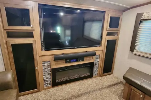 Flagstaff Escape Suite -UPMI1891