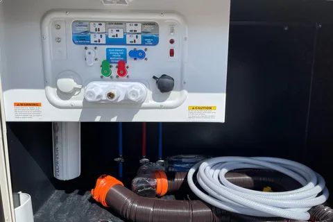 Lee's Jayco Precept Class A