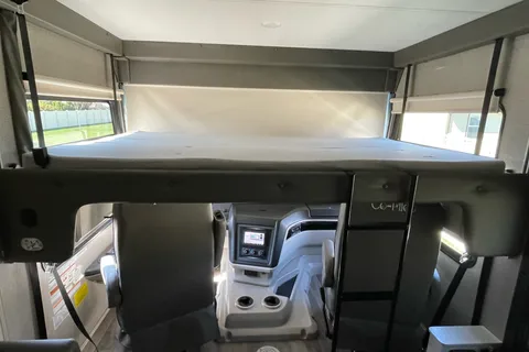 Lee's Jayco Precept Class A