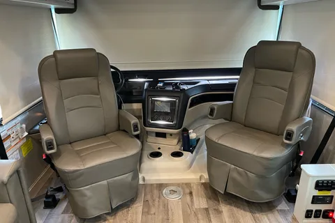 Lee's Jayco Precept Class A