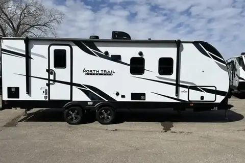 Ignition Rental's 2023 Heartland North Trail Ultra-Lite 22CRB | Travel Trailer