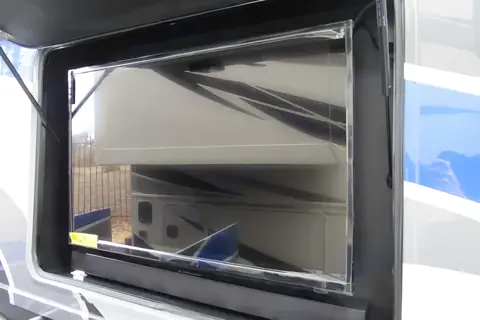 East FL: 2022 Thor-Master Suite, 2 Full Baths & Bunk Beds