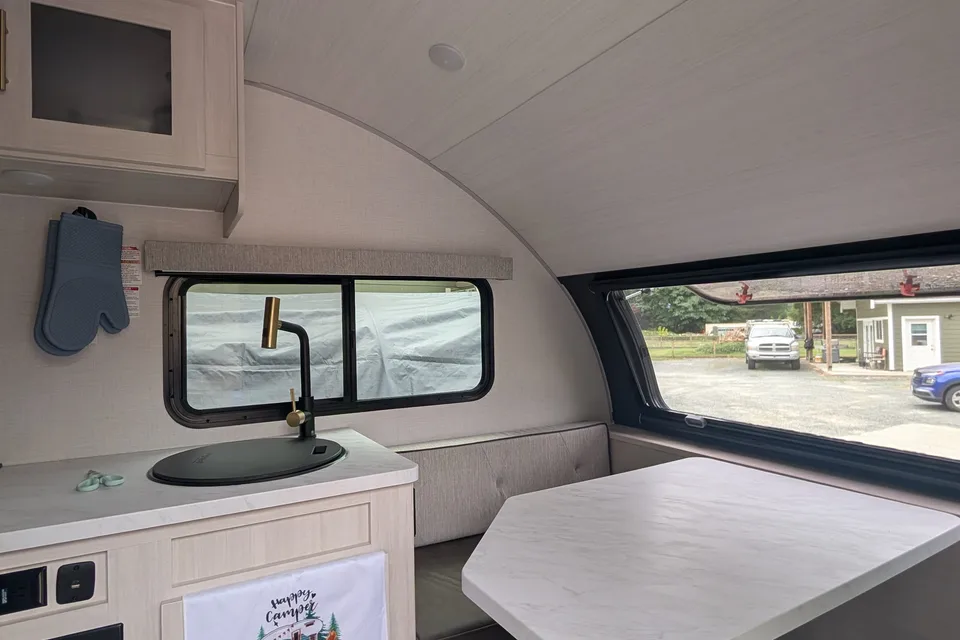 Chilliwack Forest River R-Pod Travel Trailer