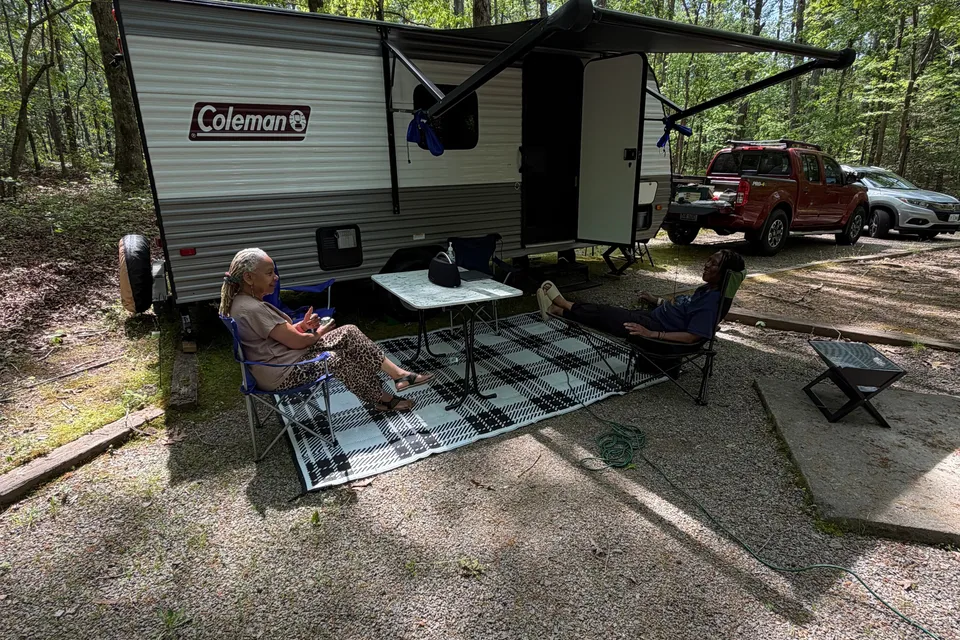 Portable Airbnb\2024 Coleman RV Camper (Sleeps 4)
