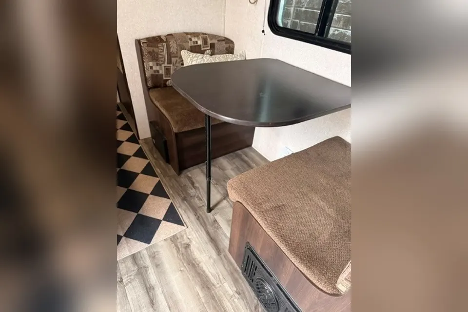 Brad's Jayco JayFlight SLX 174Bh Travel Trailer