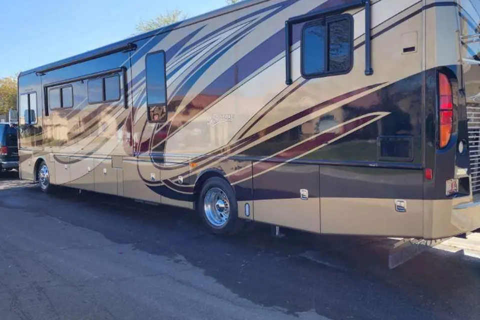 Fleetwood Disco 40X RV Rental