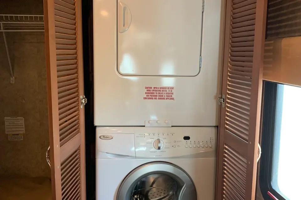Fleetwood Disco 40X RV Rental