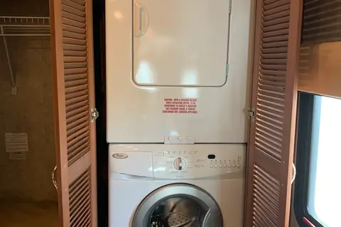 Fleetwood Disco 40X RV Rental