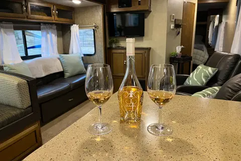 RV Glamping in Relaxing Avila Beach And Surrounding Areas!