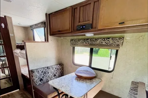 Jenny's Coachmen Clipper. 17 BH Travel Trailer