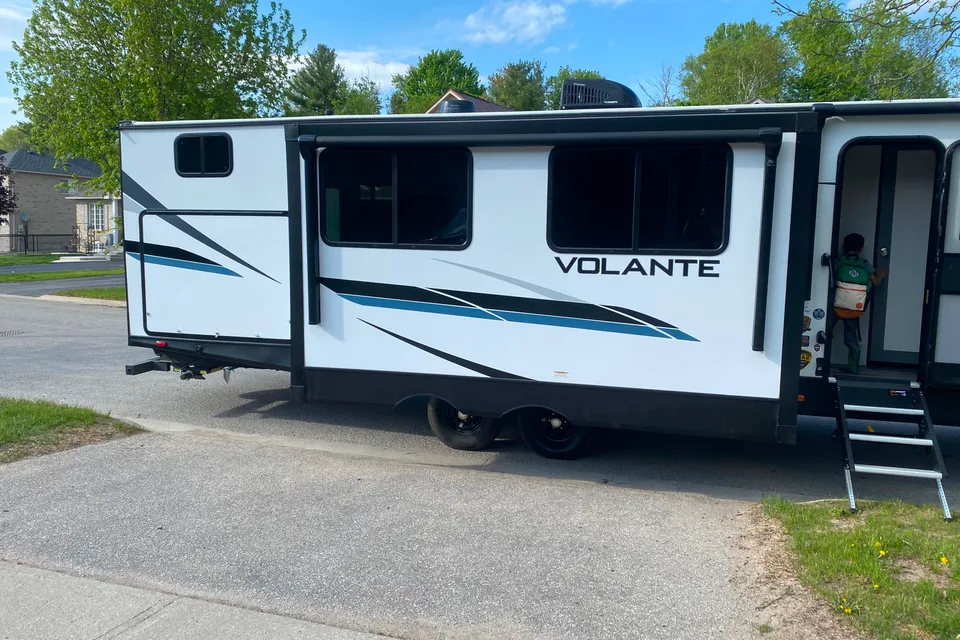 Roberto's Volante Volante Travel Trailer