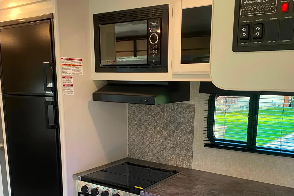 Roberto's Volante Volante Travel Trailer