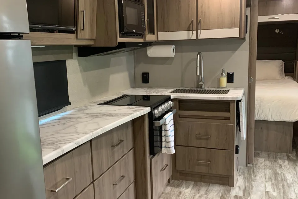 2022 Grand Design Imagine XLS Camper Rental