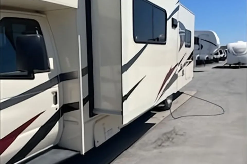 Cheryl's 2017 Coachmen Class C