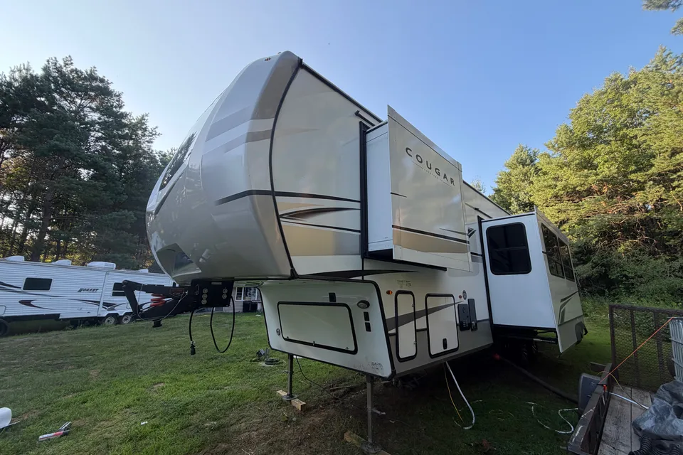 2025 Keystone Cougar Fifth Wheel