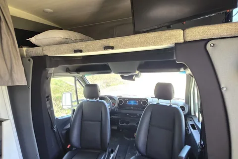 2023 EAST TO WEST Entrada M-Class 24FM