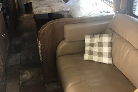 John’s Coachmen Concord Class C