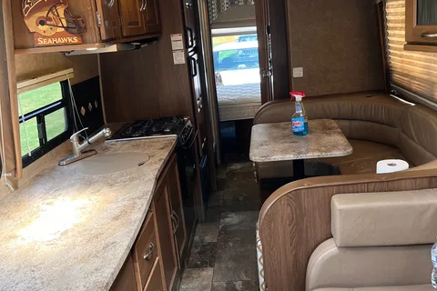 John’s Coachmen Concord Class C