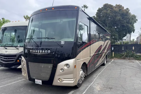 A-8 Winnebago sunstar LX Class A