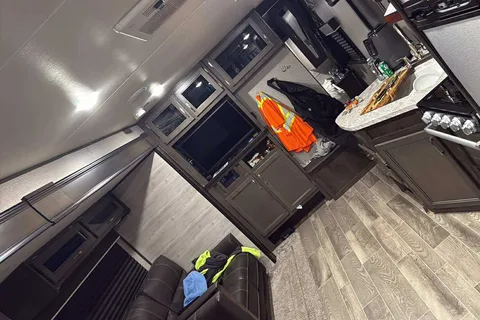 Travis's Jayco SLX 28BHS Travel Trailer