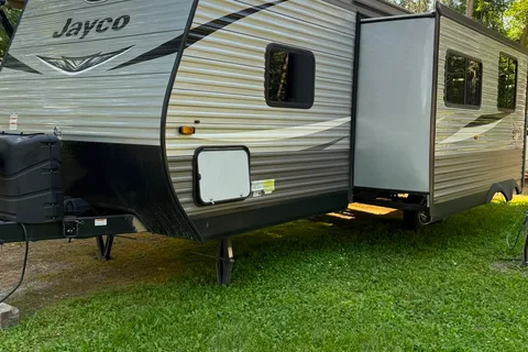 Travis's Jayco SLX 28BHS Travel Trailer