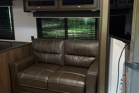 Travis's Jayco SLX 28BHS Travel Trailer