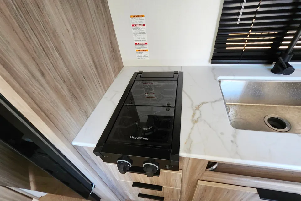 Winnebago 18DBH Travel Trailer