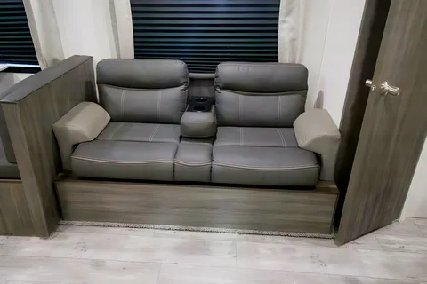 Jeremy's Shasta 26DB Travel Trailer