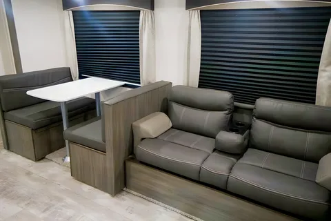 Jeremy's Shasta 26DB Travel Trailer