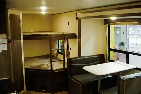 Jeremy's Shasta 26DB Travel Trailer
