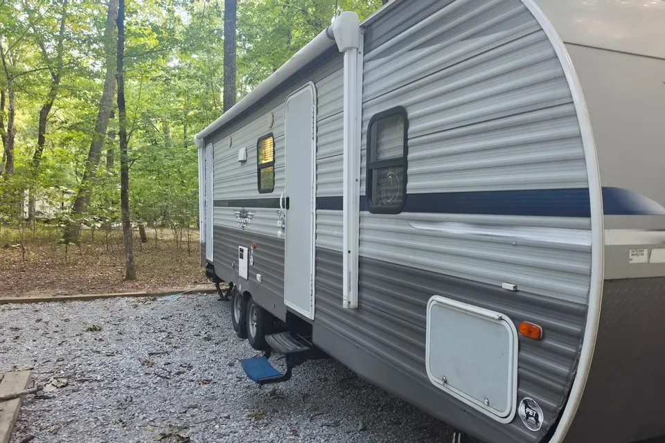 Jeremy's Shasta 26DB Travel Trailer