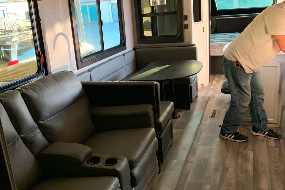 Glamping Jayco Fbok320 Travel Trailer