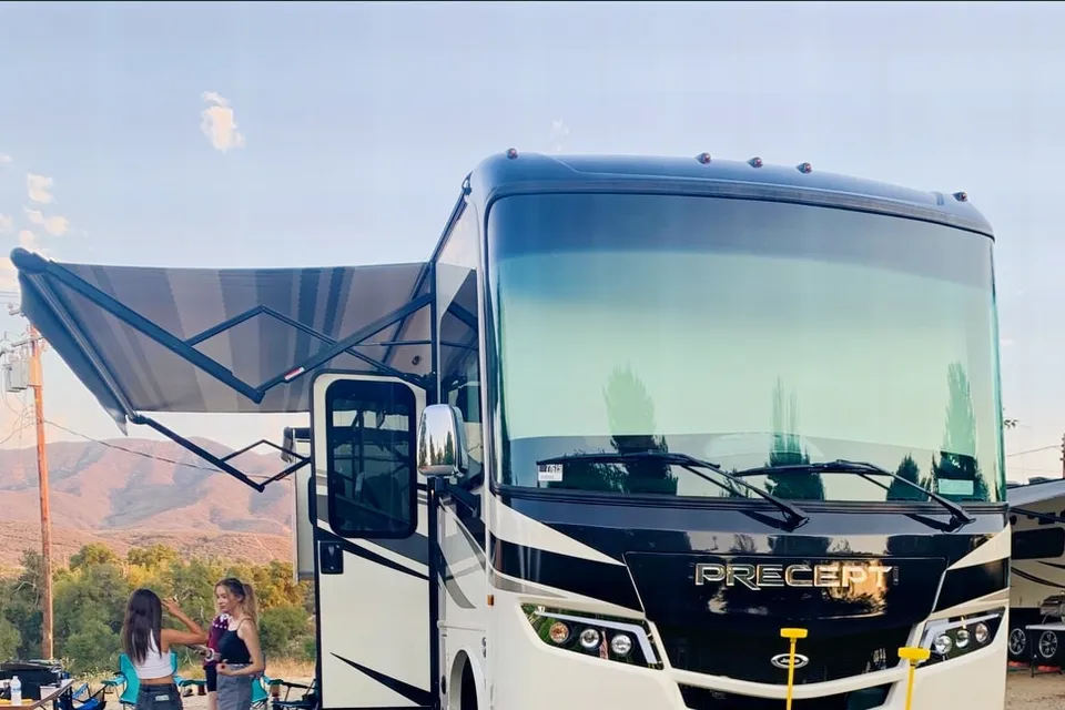 Farmhouse On Wheels