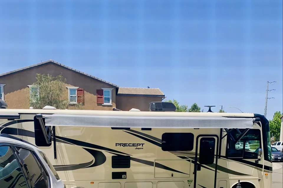 Farmhouse On Wheels