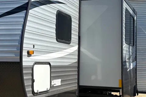 Michelle's Jayco Jay Flight Travel Trailer