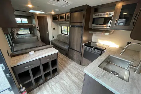 Spacious Clean 29' Grand Design Travel Trailer