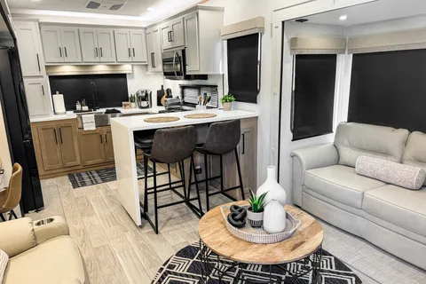 2025 Luxury 5th Wheel - SandPiper 3800RK