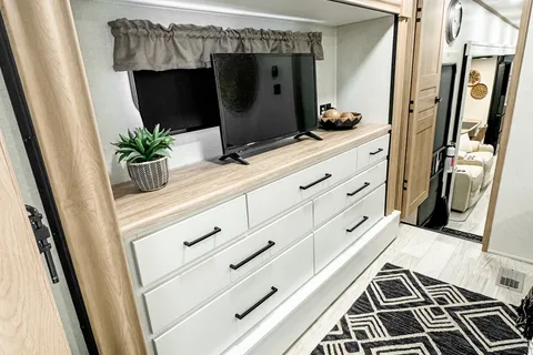 2025 Luxury 5th Wheel - SandPiper 3800RK