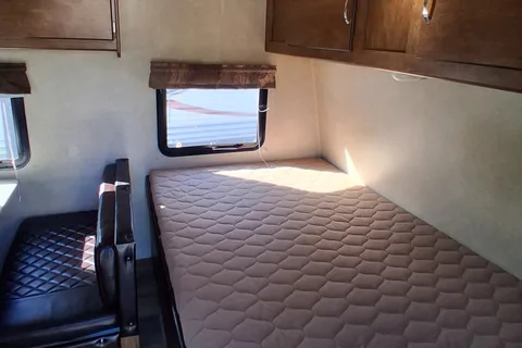 Let'z Go Glamping's 19.5 foot Bunkhouse