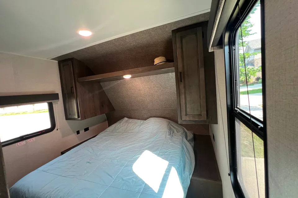 2021 Starcraft Autumnridge Travel Trailer