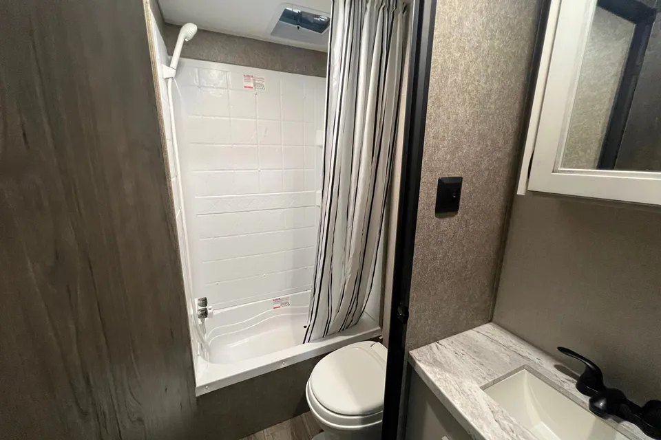 2021 Starcraft Autumnridge Travel Trailer