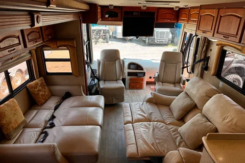 RUNASO's Holiday Rambler Vacationer Class A