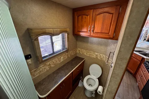 RUNASO's Holiday Rambler Vacationer Class A